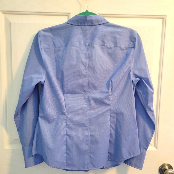 NWOT Liz Claiborne Structured Button Up Shirt - Picture 3 of 5